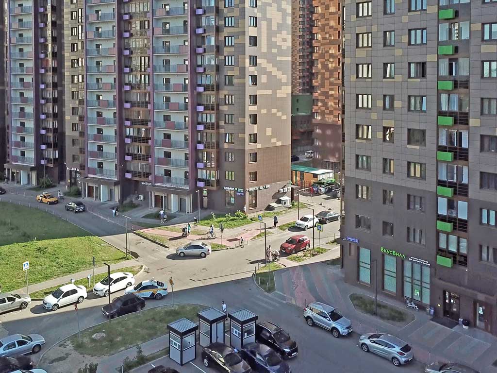 ЖК "Сколковский", Одинцово, Московская область. Компания СтройГрупп Москва. Устройство НВФ (Навесного Вентилируемого Фасада) с использованием керамогранита, объемной керамики Argeton, устройство мокрого фасада на переходных балконах и лоджий